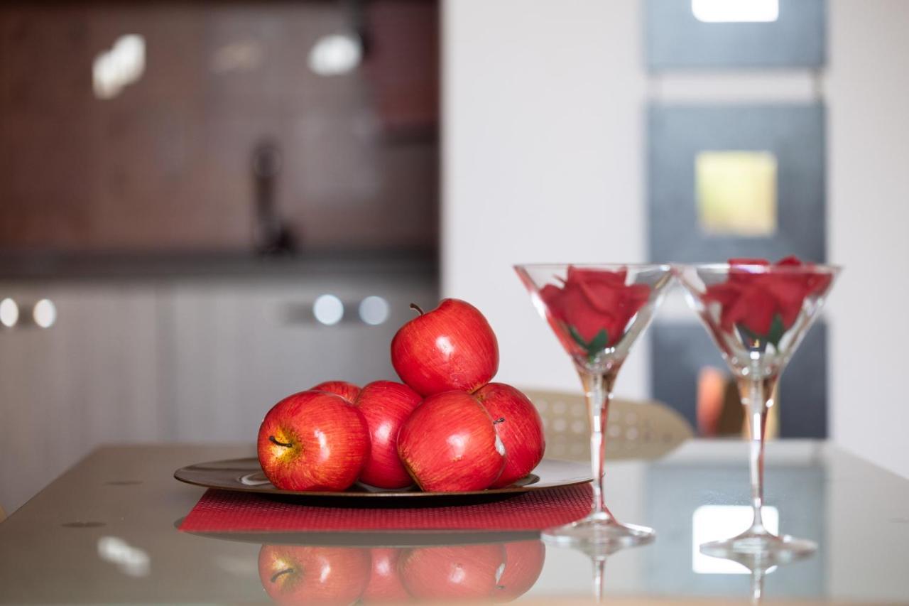 086 - Sunshine Home, 5 Minuti Dalla Spiaggia - Parcheggio Privato Gratis Incluso Ospedaletti Zewnętrze zdjęcie