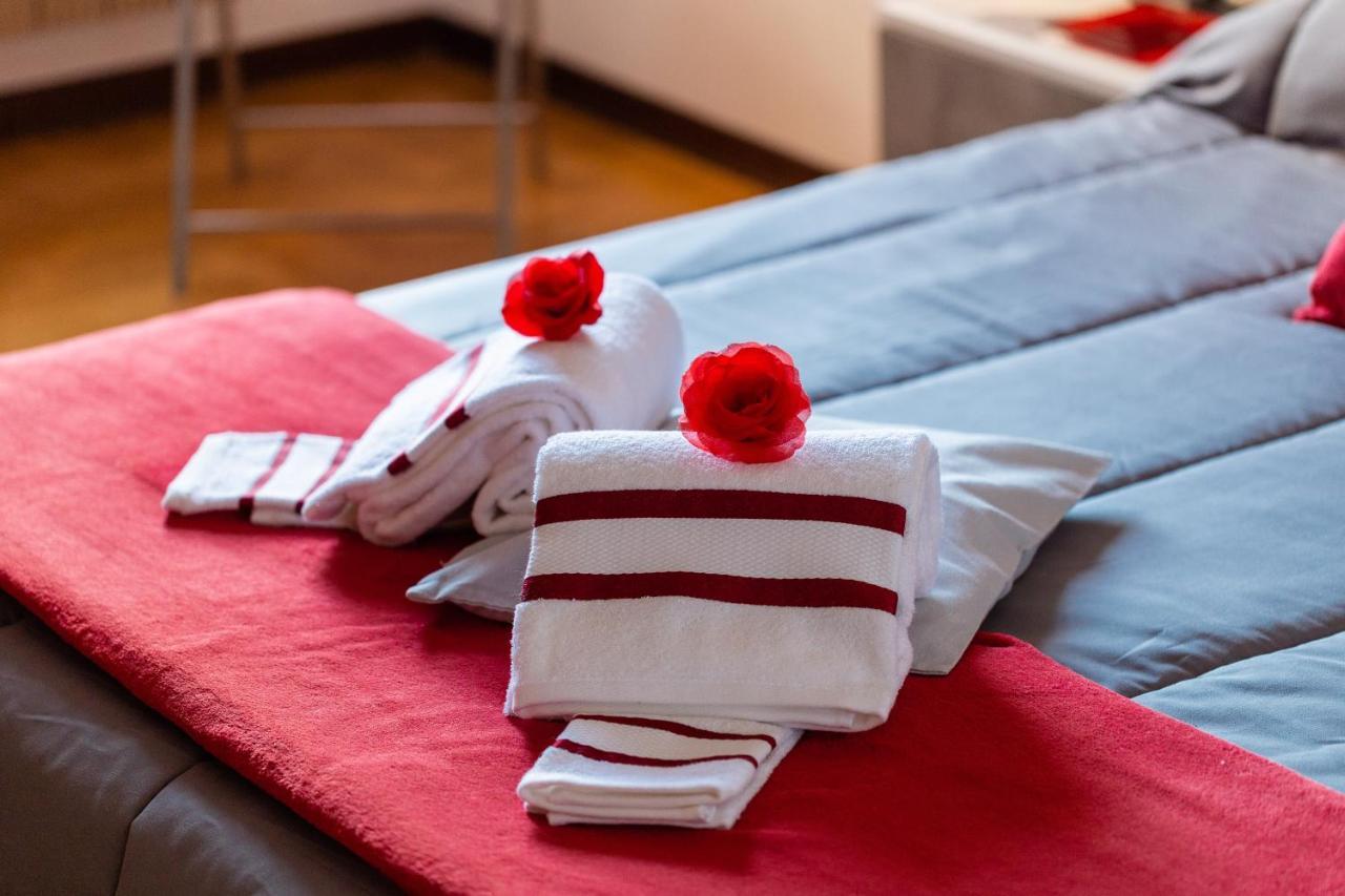 086 - Sunshine Home, 5 Minuti Dalla Spiaggia - Parcheggio Privato Gratis Incluso Ospedaletti Zewnętrze zdjęcie